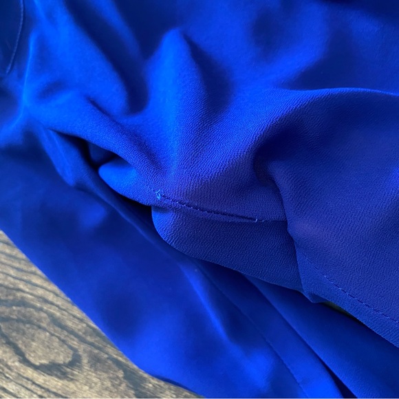 Beautiful Button-Down Blouse - Picture 10 of 11